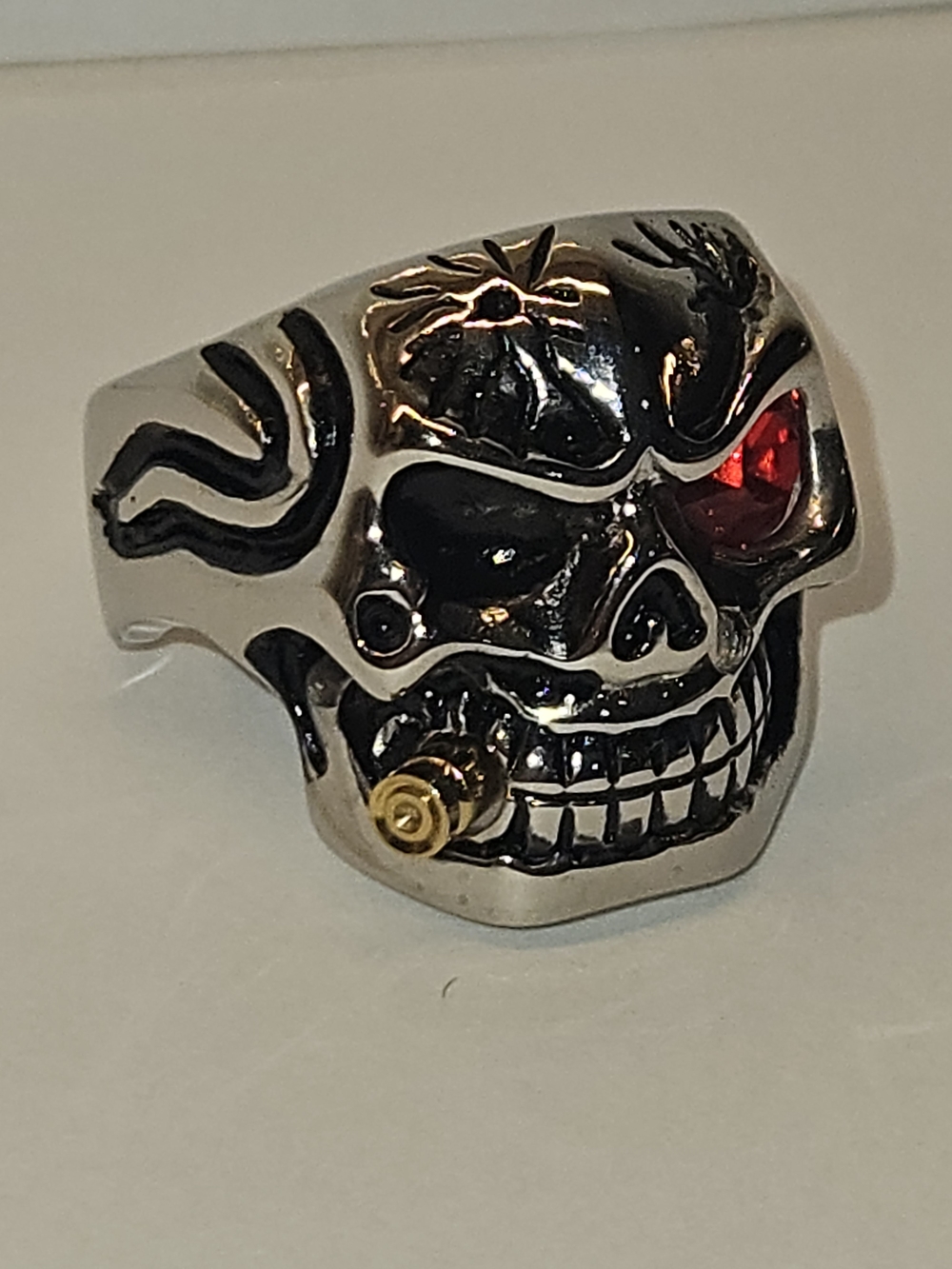 Mens Gothic Skull Ring. Size 10 NEW